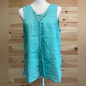 Woman’s size large top by: harve benard.